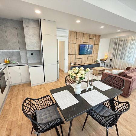 Rentnow Large And Cozy Apartment In The Center, Parking Chişinau Exteriör bild