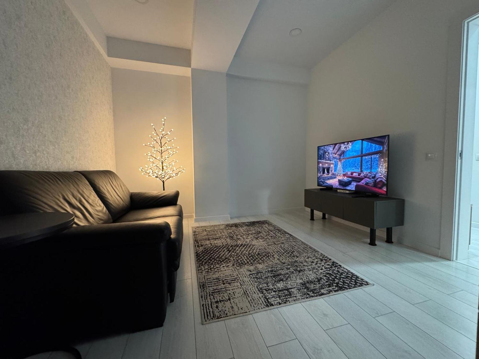 Rentnow Large And Cozy Apartment In The Center, Parking Chişinau Exteriör bild