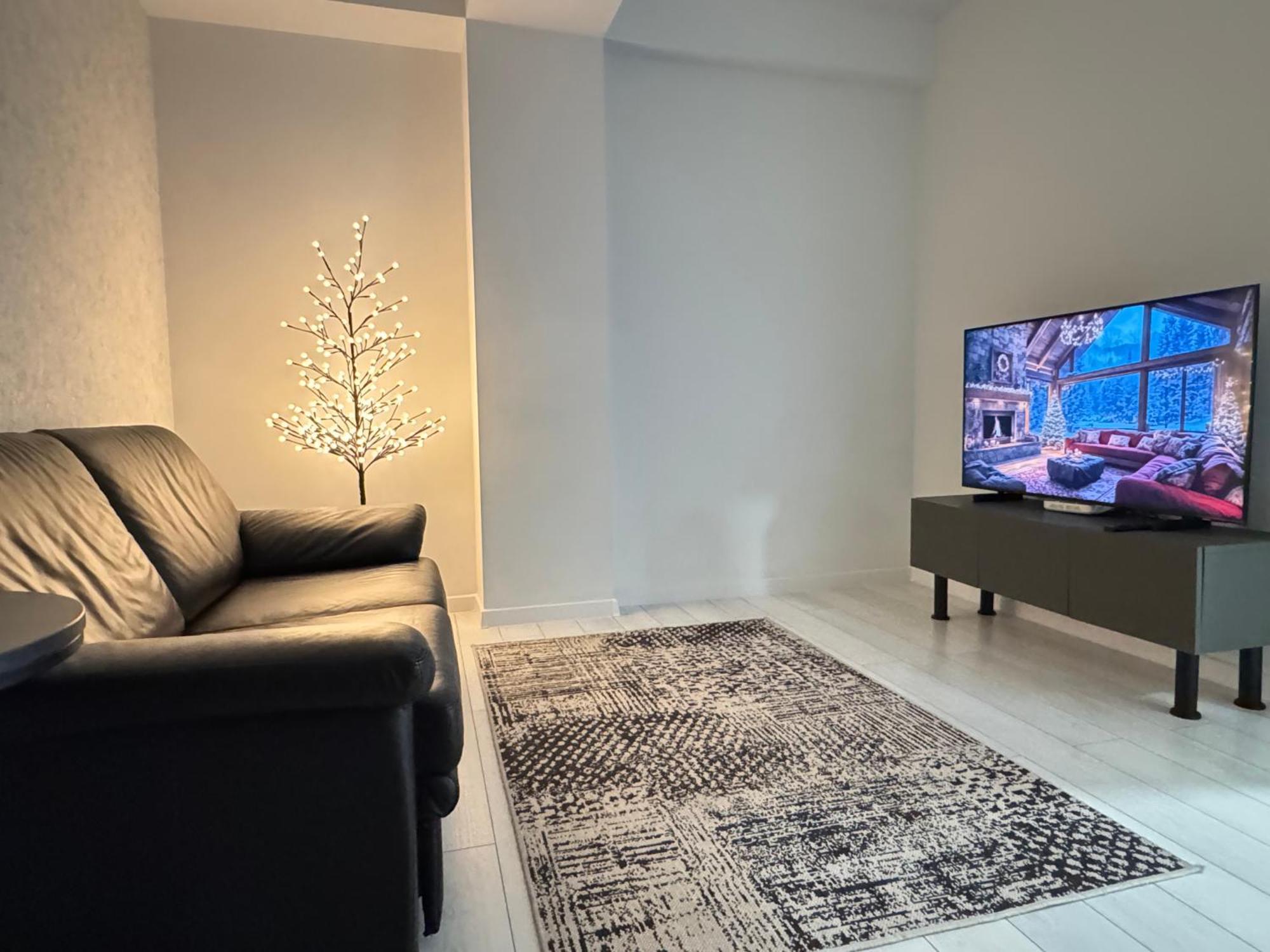 Rentnow Large And Cozy Apartment In The Center, Parking Chişinau Exteriör bild