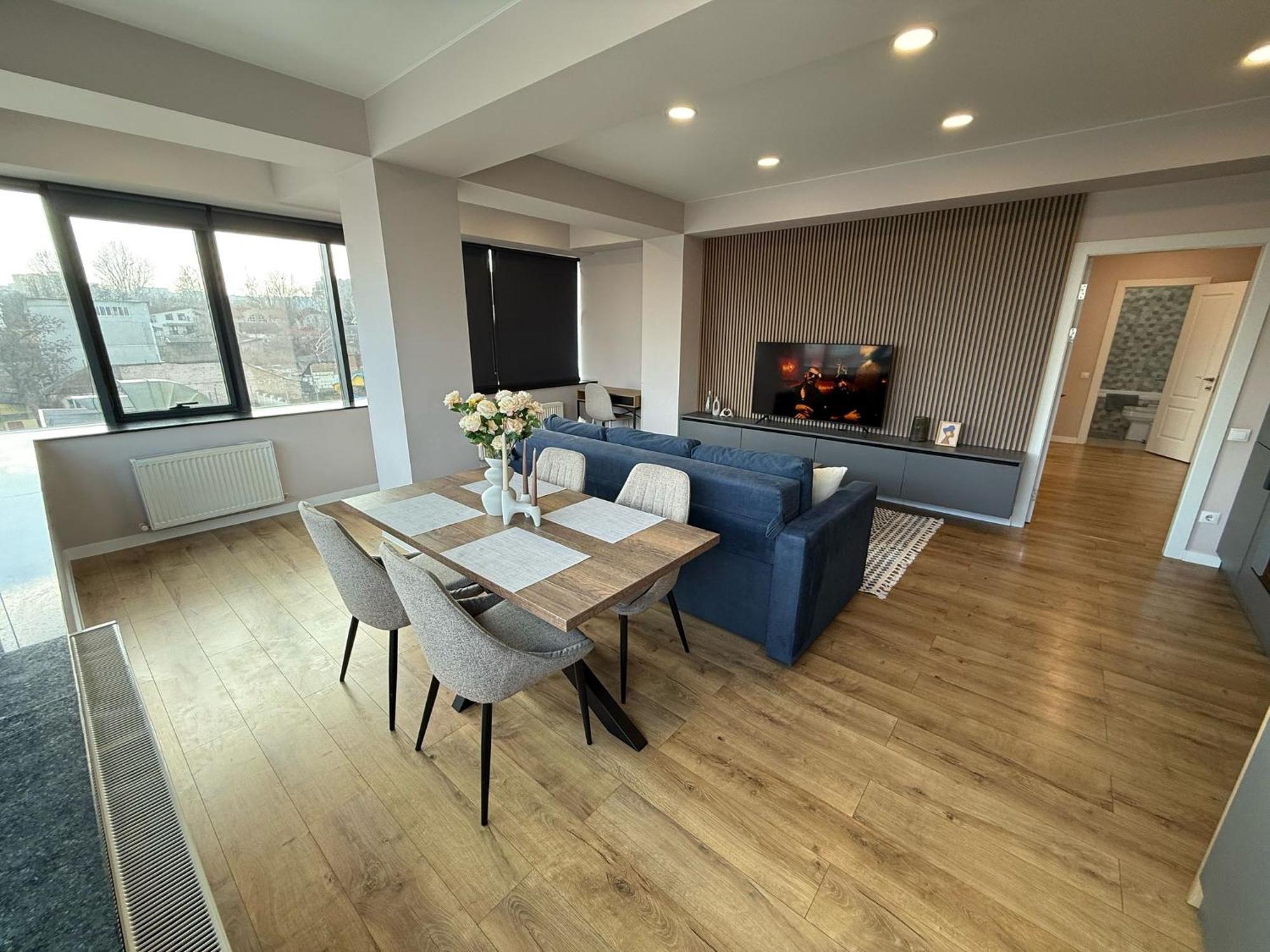 Rentnow Large And Cozy Apartment In The Center, Parking Chişinau Exteriör bild