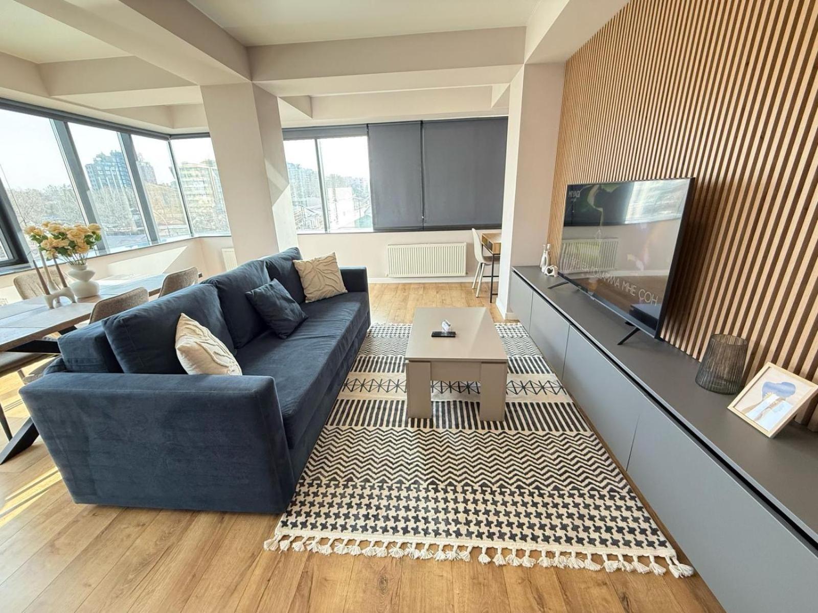 Rentnow Large And Cozy Apartment In The Center, Parking Chişinau Exteriör bild