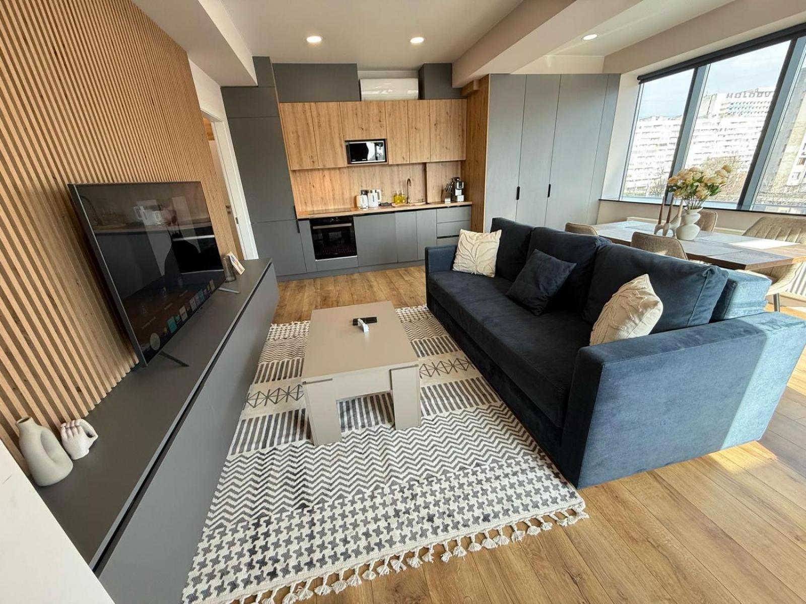 Rentnow Large And Cozy Apartment In The Center, Parking Chişinau Exteriör bild