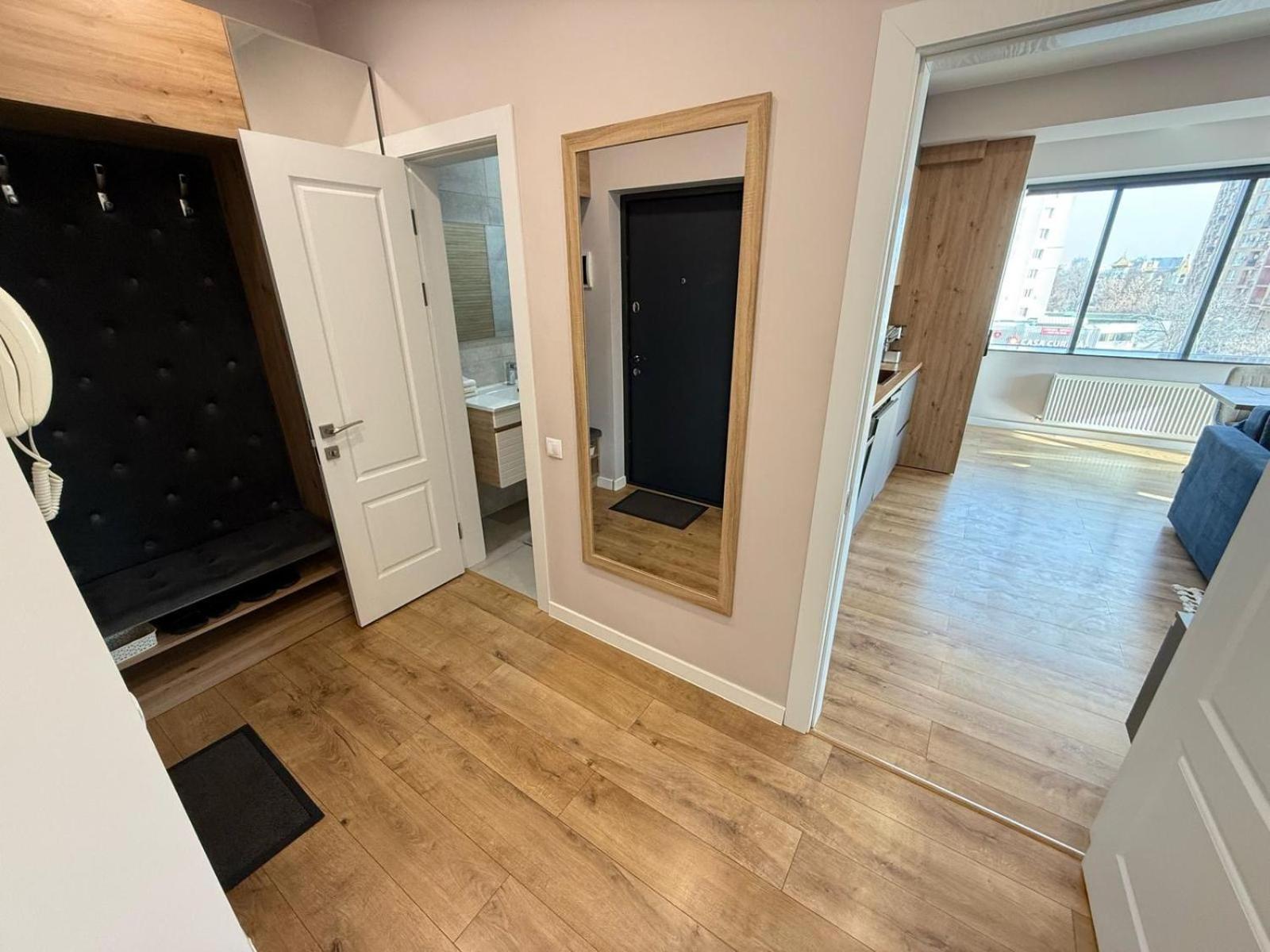 Rentnow Large And Cozy Apartment In The Center, Parking Chişinau Exteriör bild